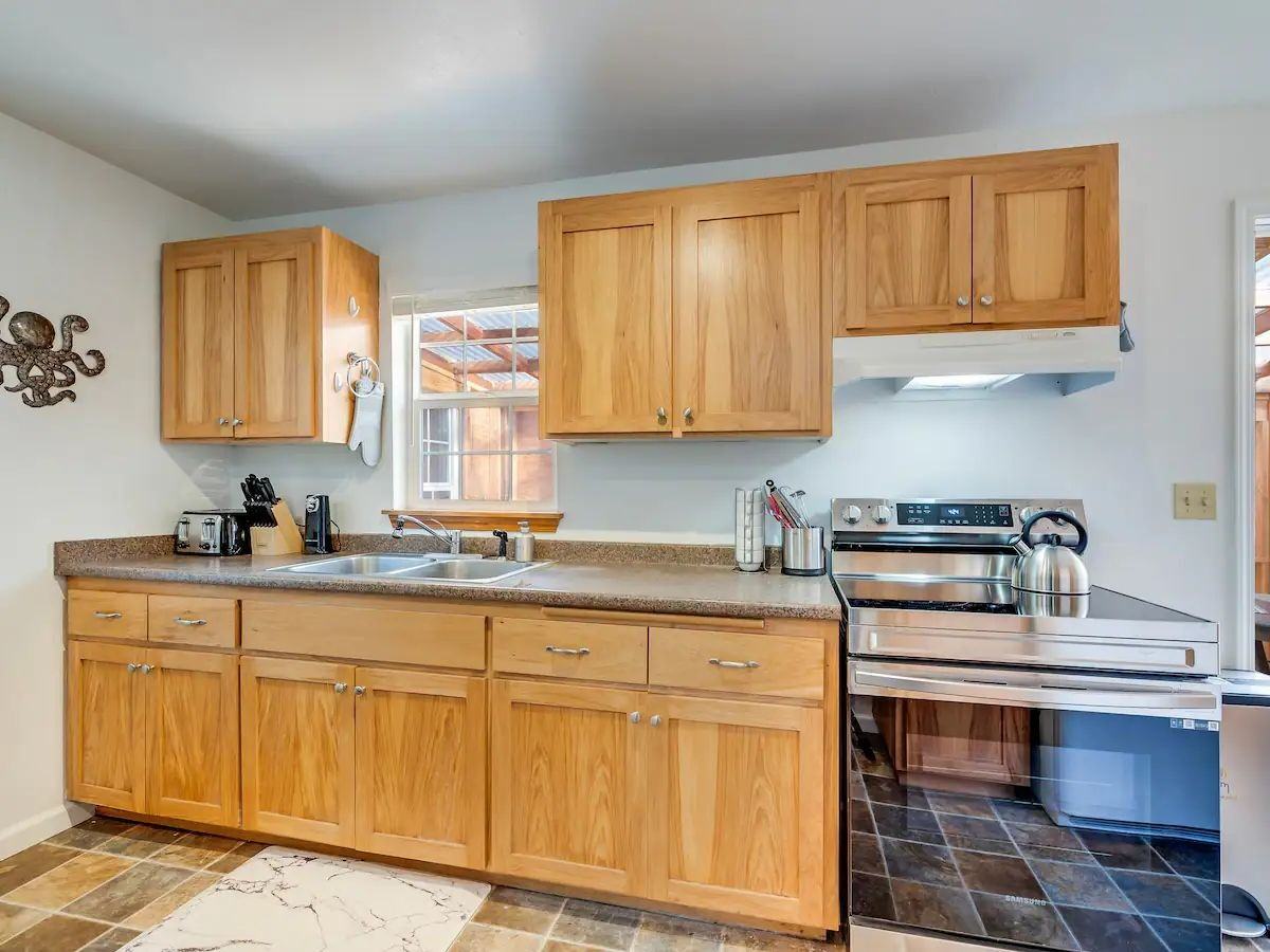 12705 Village Rd - Photo 7 of 21