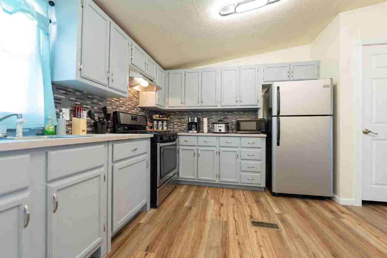 5655 W Main St - Photo 7 of 25