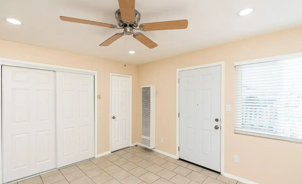 4213 Winona Avenue - Photo 2 of 9