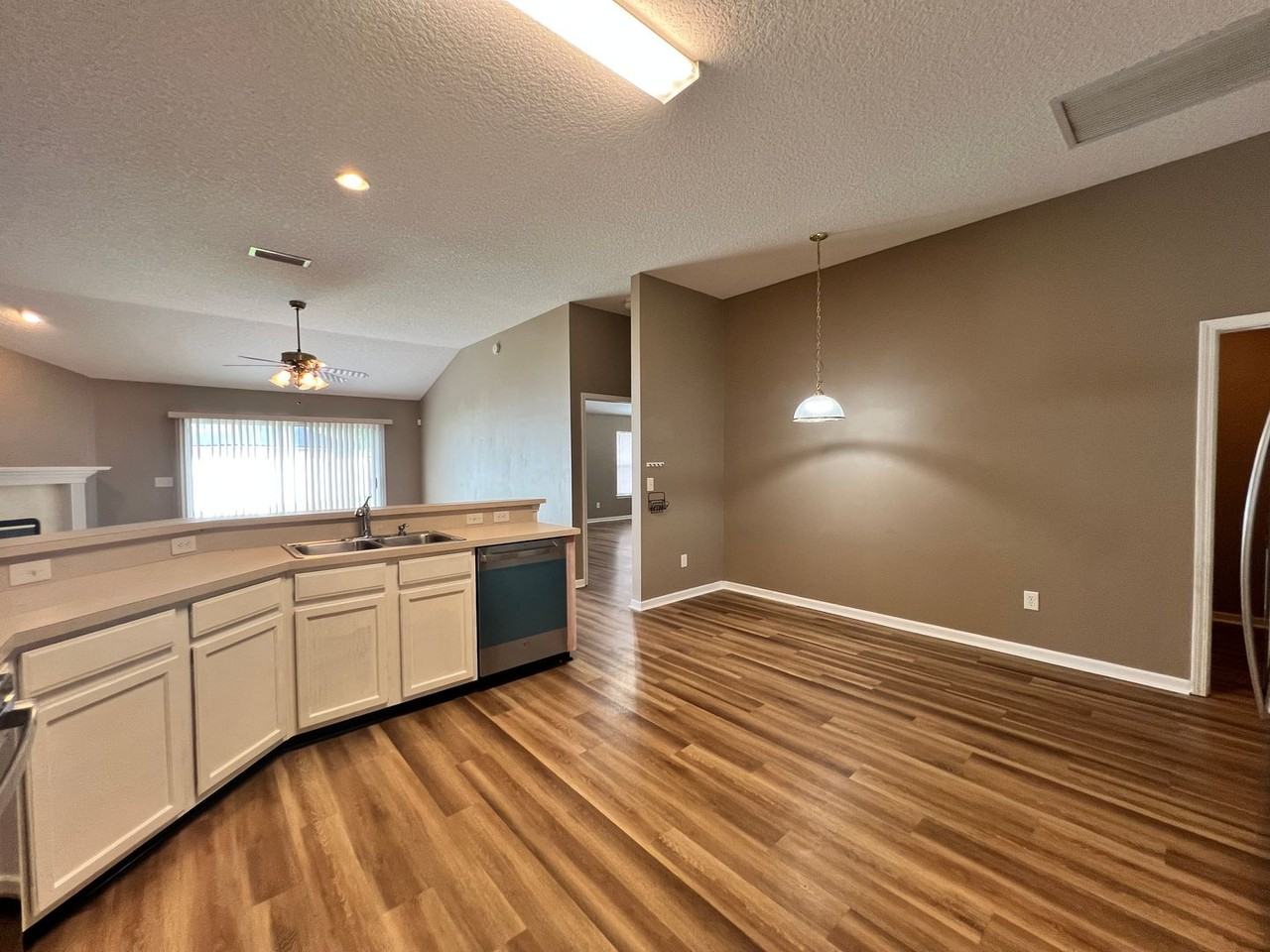 1109 Seattle Slew Ln - Photo 2 of 27