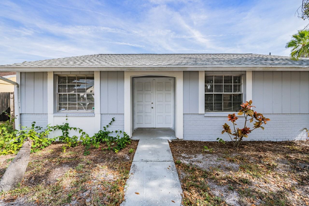 16001 Saddlestring Drive - Photo 2 of 43