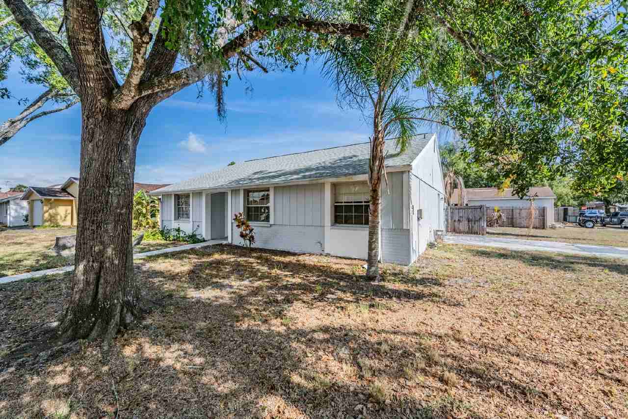 16001 Saddlestring Drive - Photo 3 of 43