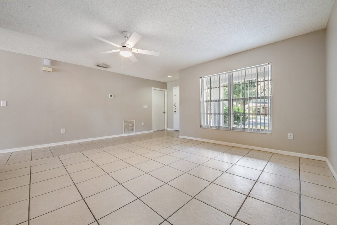 6724 Summer Haven Drive - Photo 4 of 38