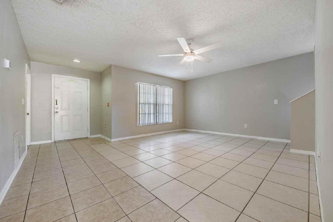 6724 Summer Haven Drive - Photo 5 of 38