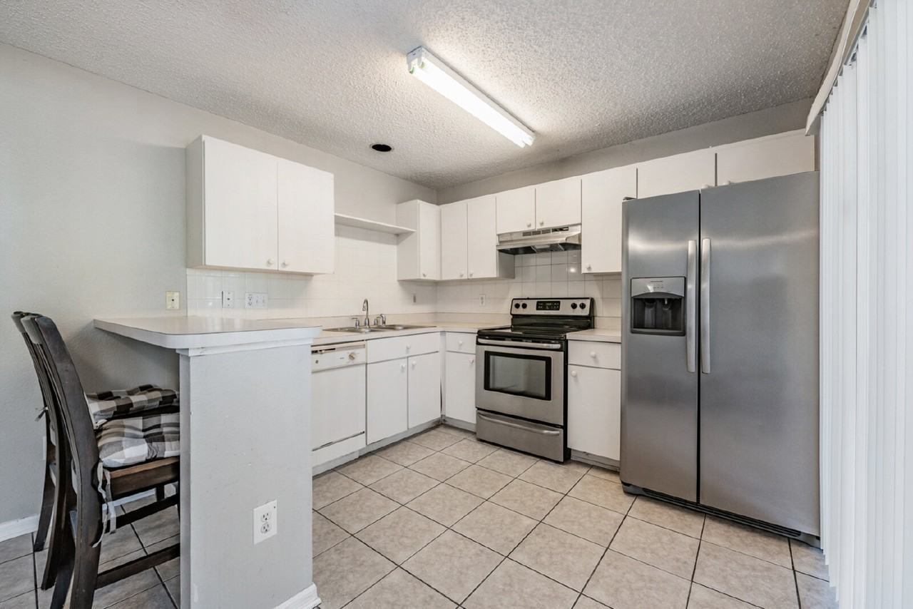 6724 Summer Haven Drive - Photo 6 of 38