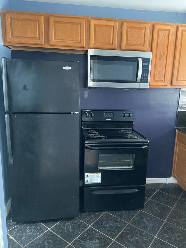 1153 Mcduff Ave S #3 - Photo 3 of 16