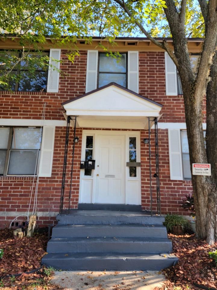 1153 Mcduff Ave S #3 - Photo 7 of 16