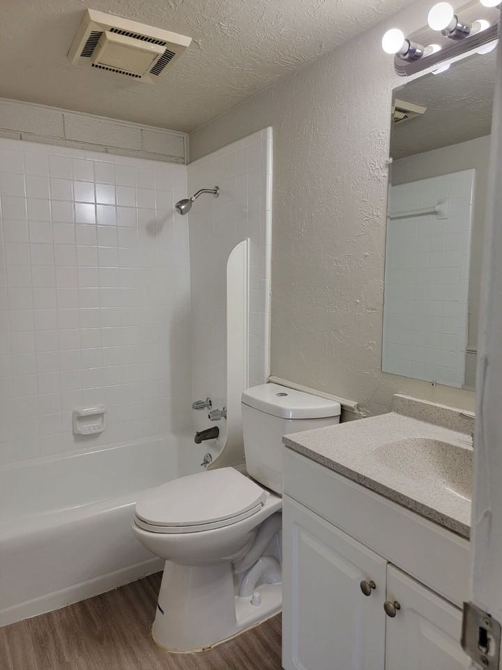 1300 Crown Point Avenue #8 - Photo 3 of 5