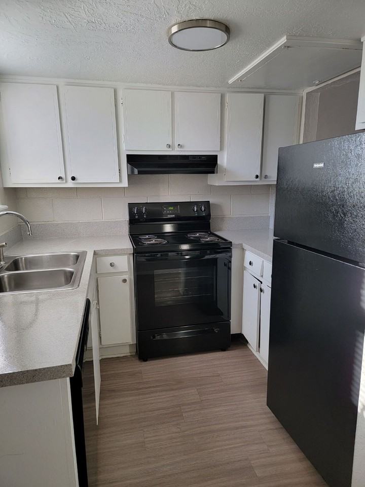 1300 Crown Point Avenue #8 - Photo 5 of 5