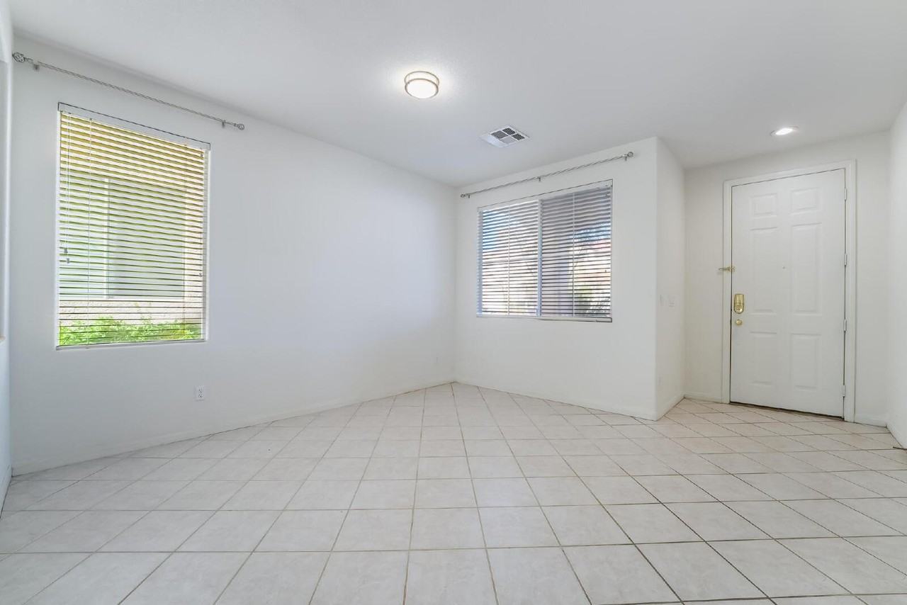 8029 Earl Grey Ct - Photo 2 of 32