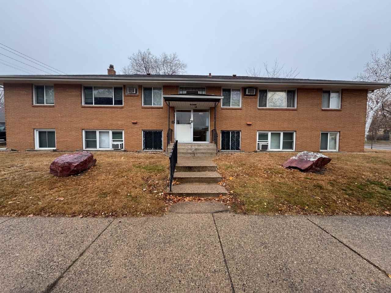 1818 E 41st St #4 - Photo 5 of 12