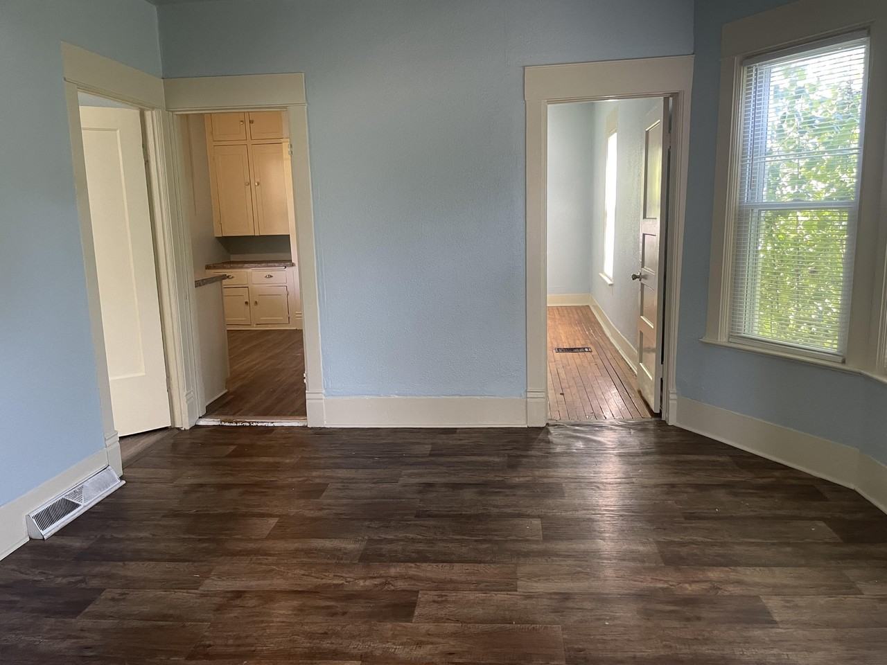 406 Naymut St - Photo 4 of 7