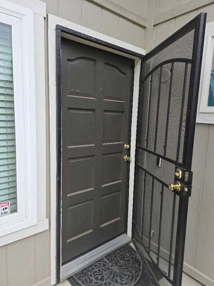 2932 Stanford Ln - Photo 3 of 39