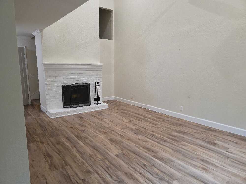 2932 Stanford Ln - Photo 4 of 39