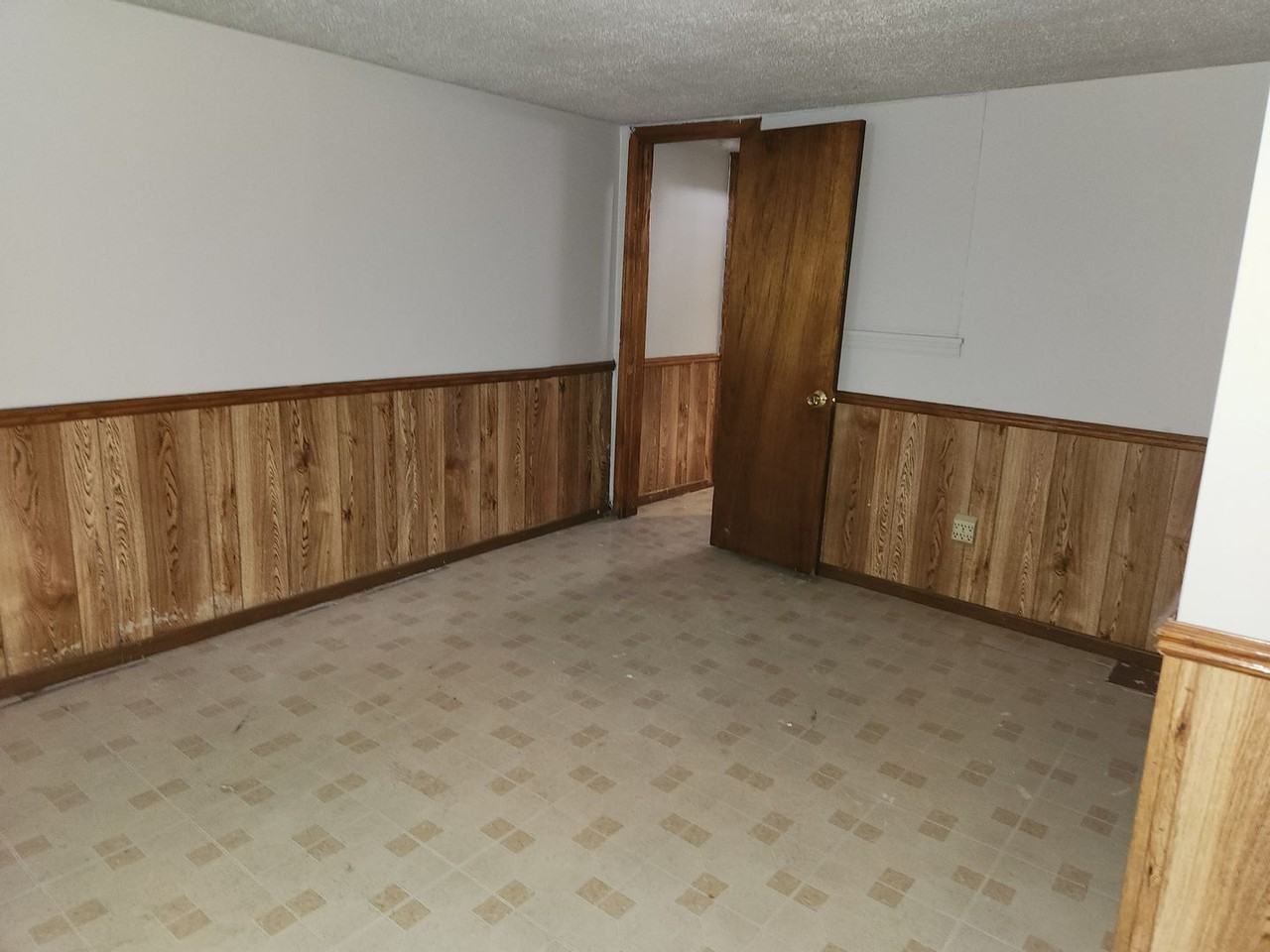 5668 N 70th St - Photo 6 of 7