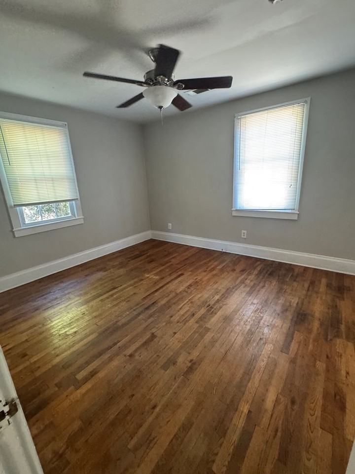 1526 Heath Street - Photo 3 of 9