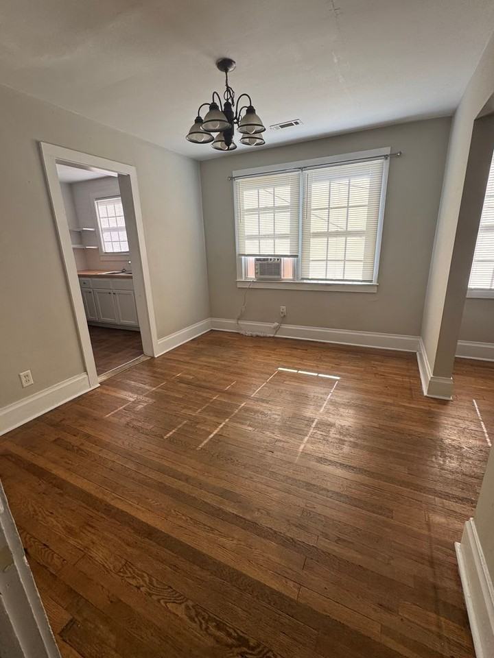 1526 Heath Street - Photo 7 of 9