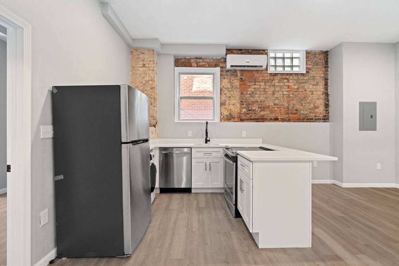 928 Morningside - Photo 4 of 24