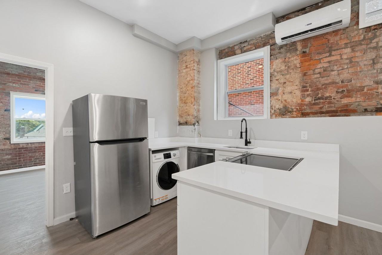 928 Morningside - Photo 5 of 24