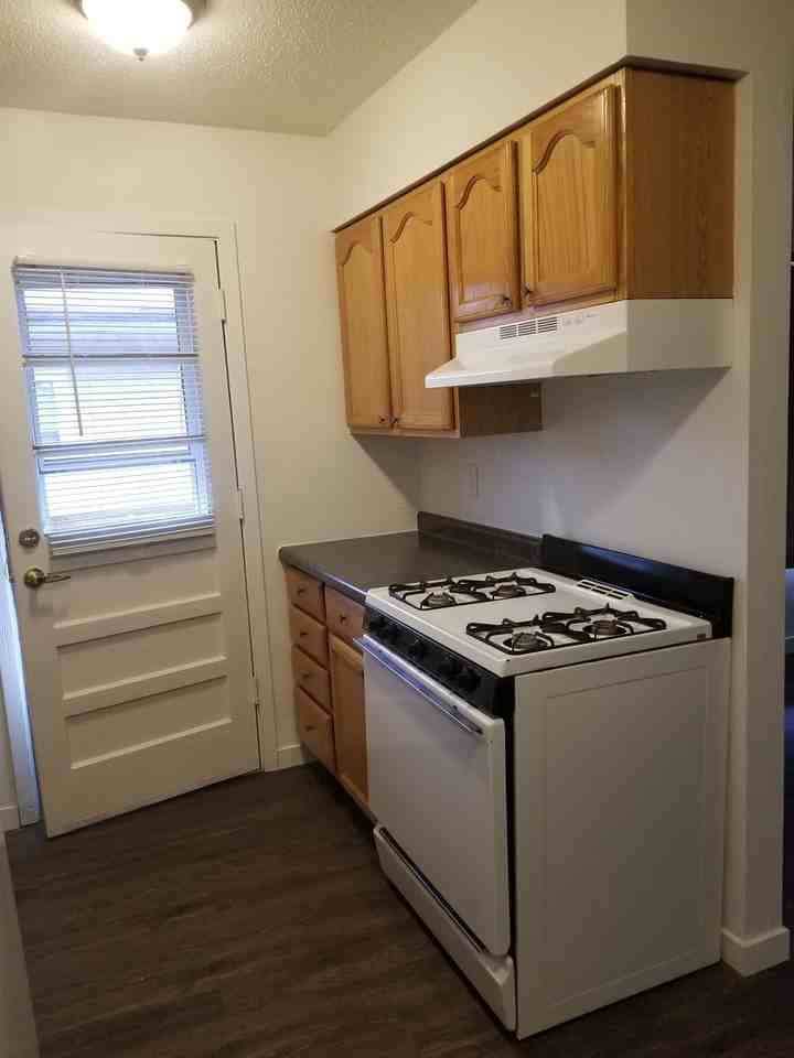 Knollridge Garden Apartments - Photo 3 of 8