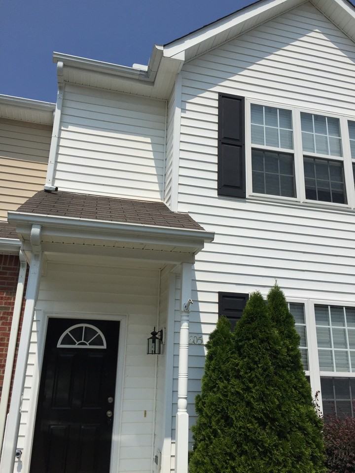 8605 London Park Ct - Photo 2 of 19