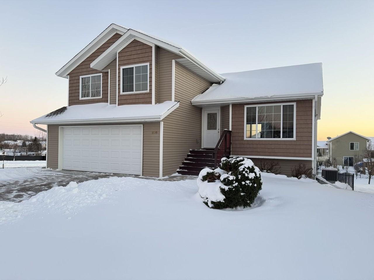 1589 Ashlynd Ct - Photo 2 of 17