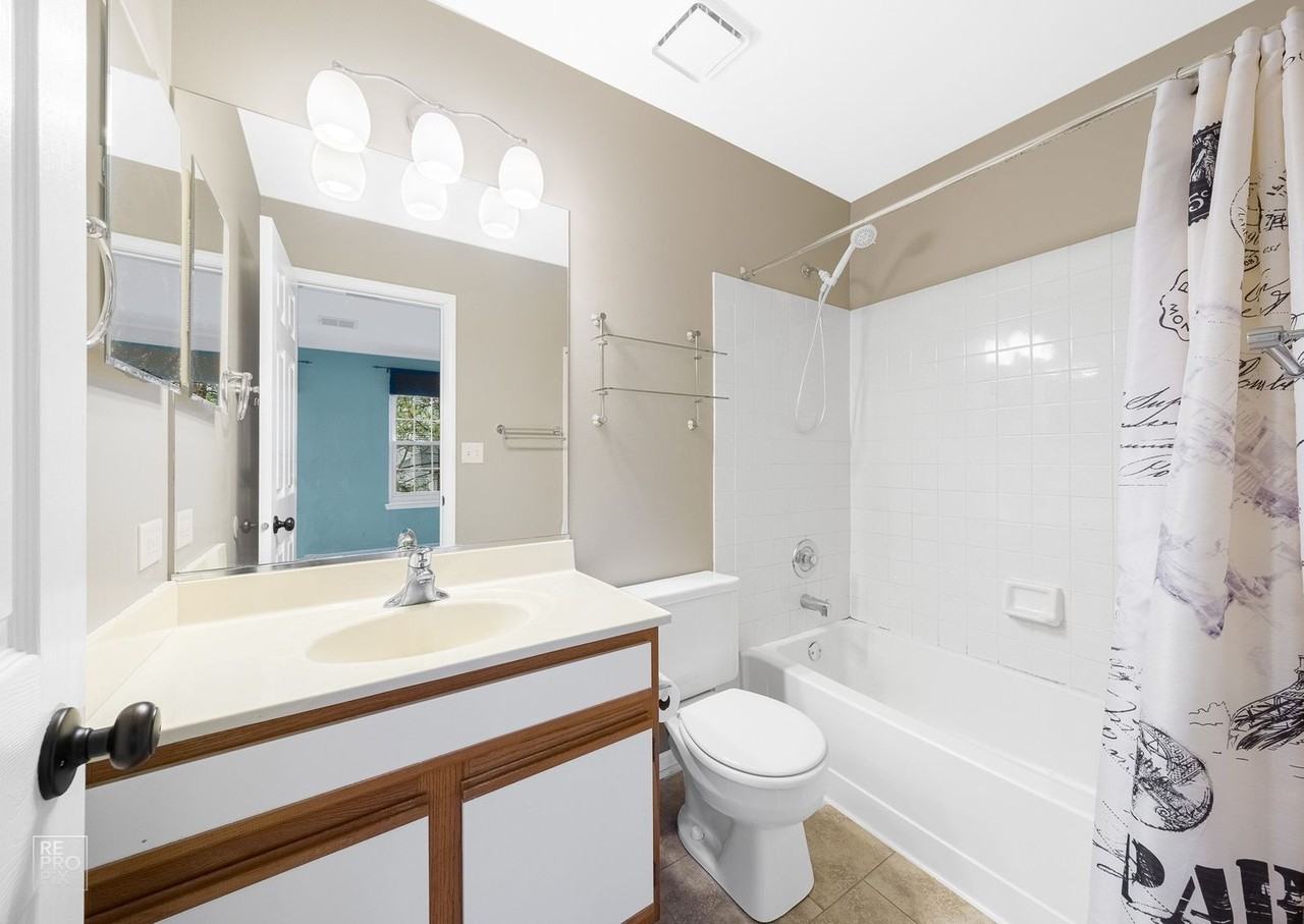 384 Maidstone Court - Photo 6 of 10