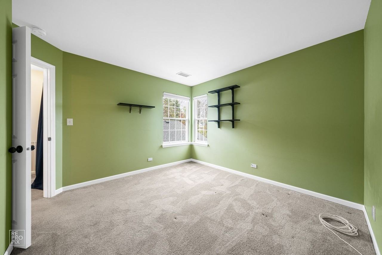 384 Maidstone Court - Photo 7 of 10