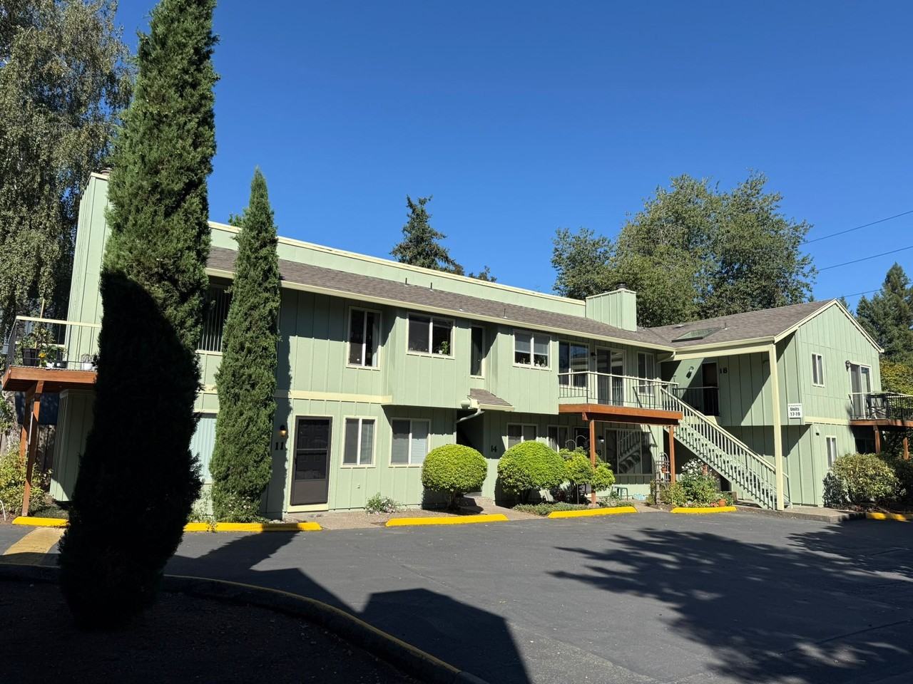 Traditional Style 1 - Photo 2 of 5