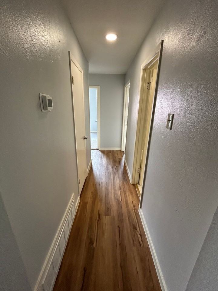 2750 Ridgewood St - Photo 7 of 17