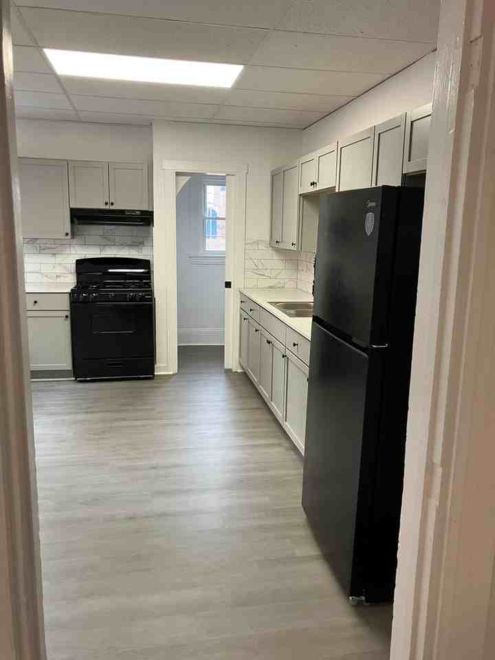 422 John Street - Photo 6 of 23