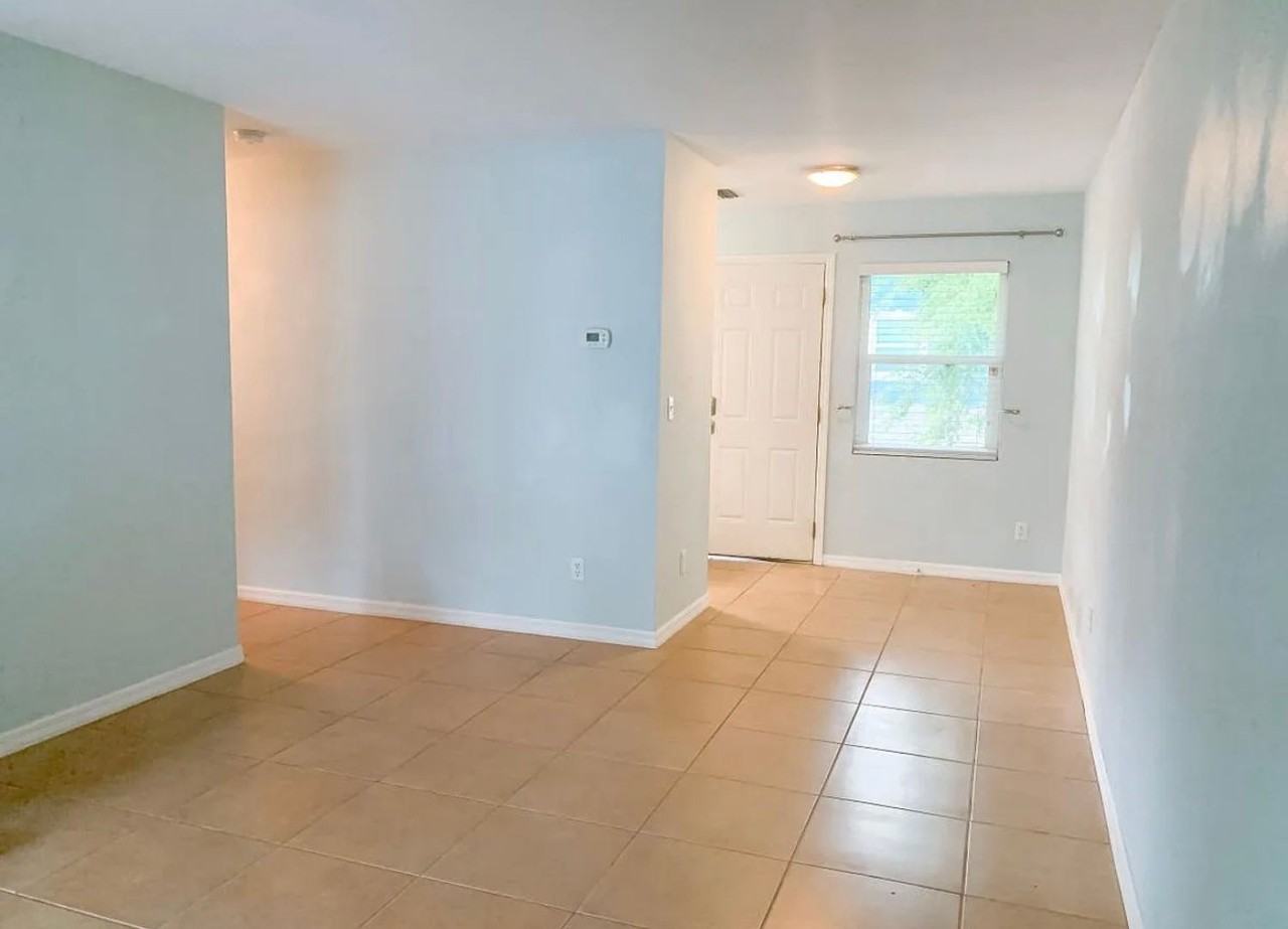 2064 Arlington St - Photo 4 of 22