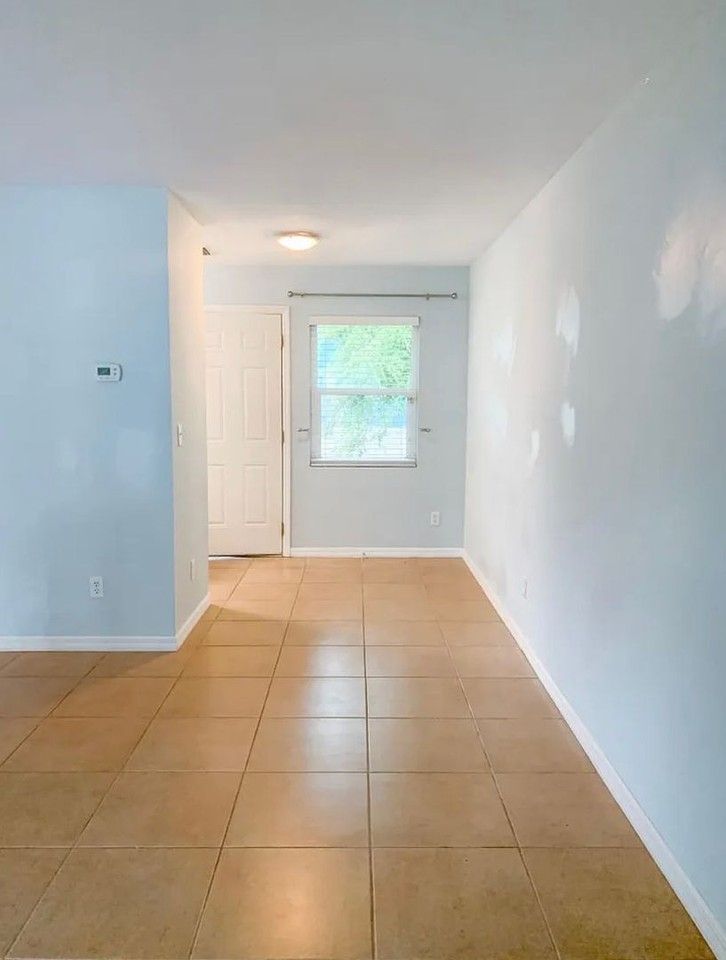2064 Arlington St - Photo 5 of 22