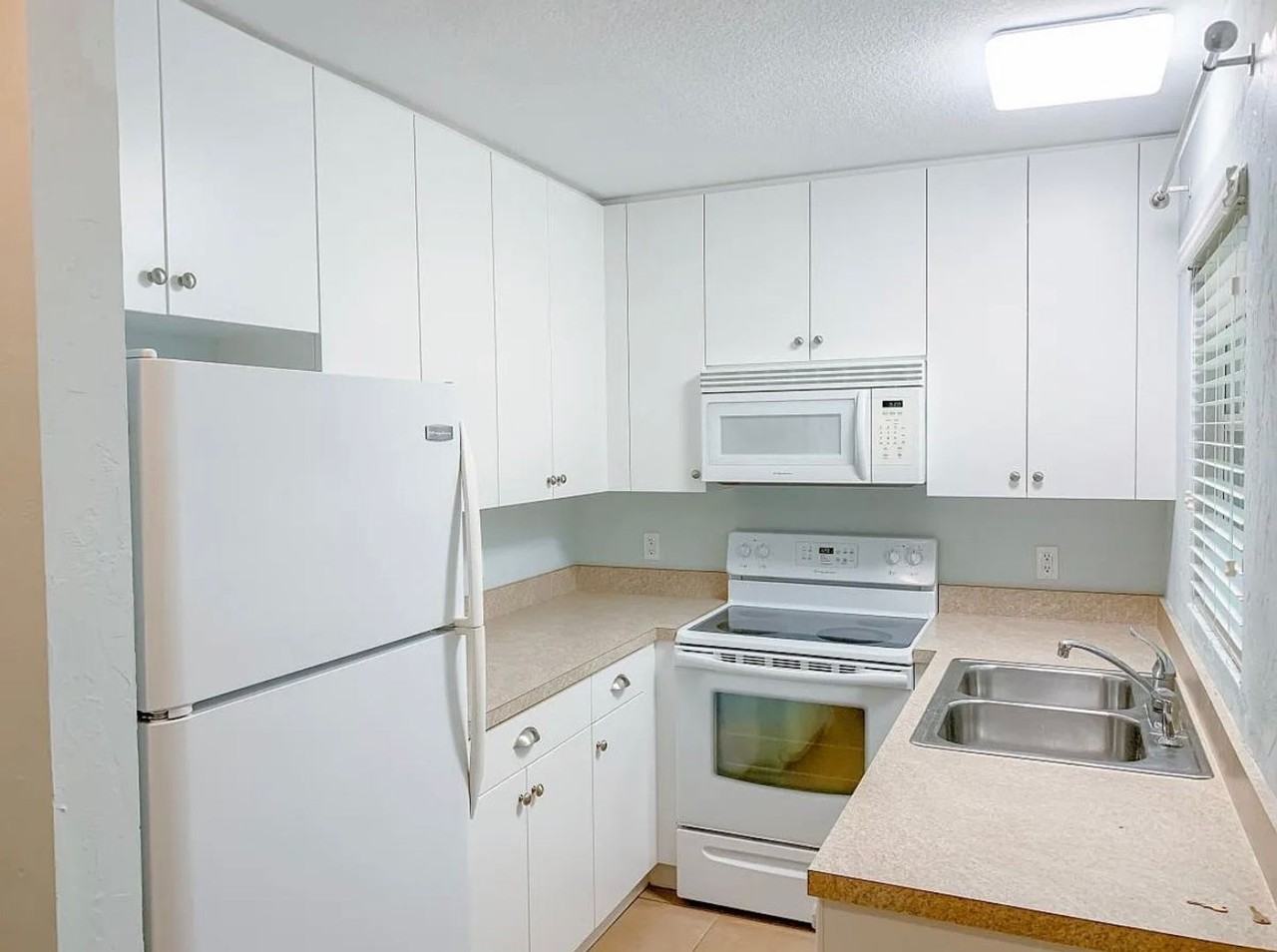 2064 Arlington St - Photo 6 of 22
