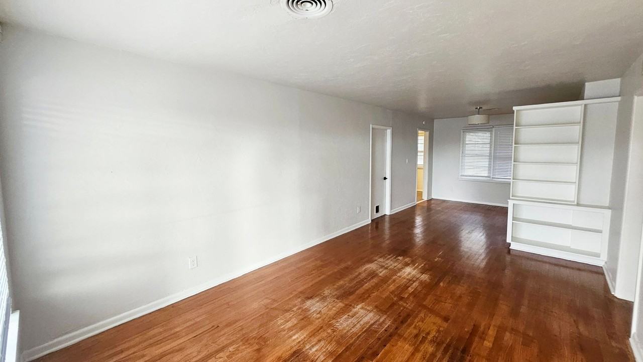 2609 Northwest 49th Street - Photo 3 of 21