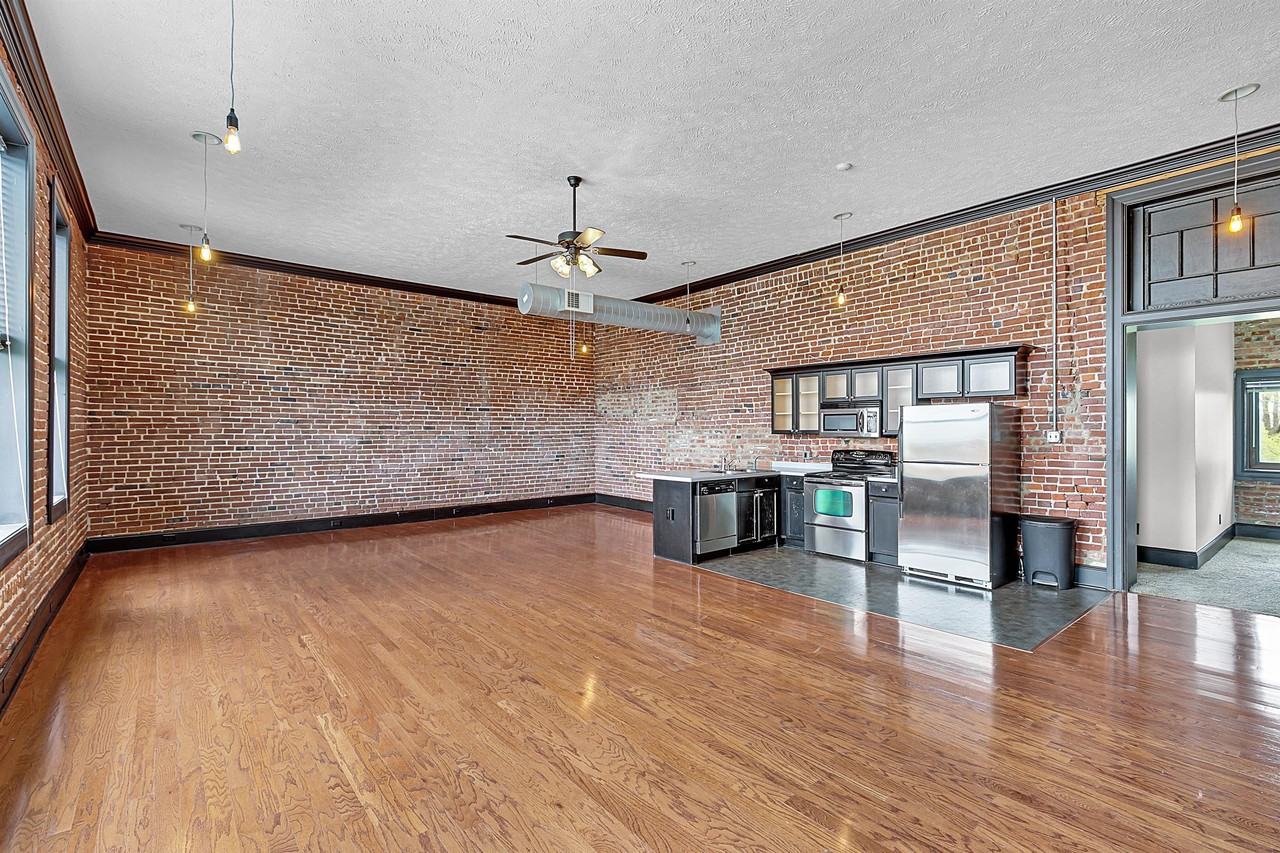 217 E Deaderick St #3F - Photo 7 of 18