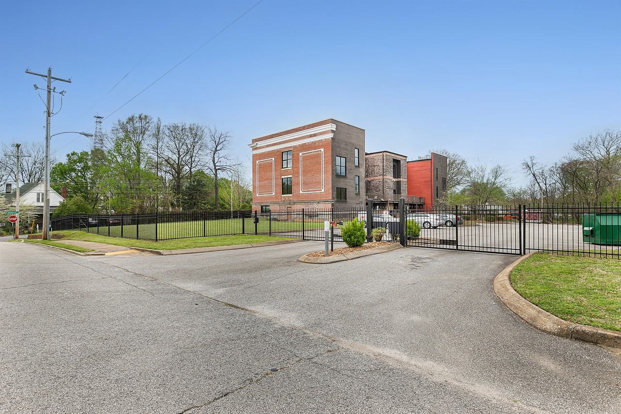 217 E Deaderick St #3F - Photo 4 of 18