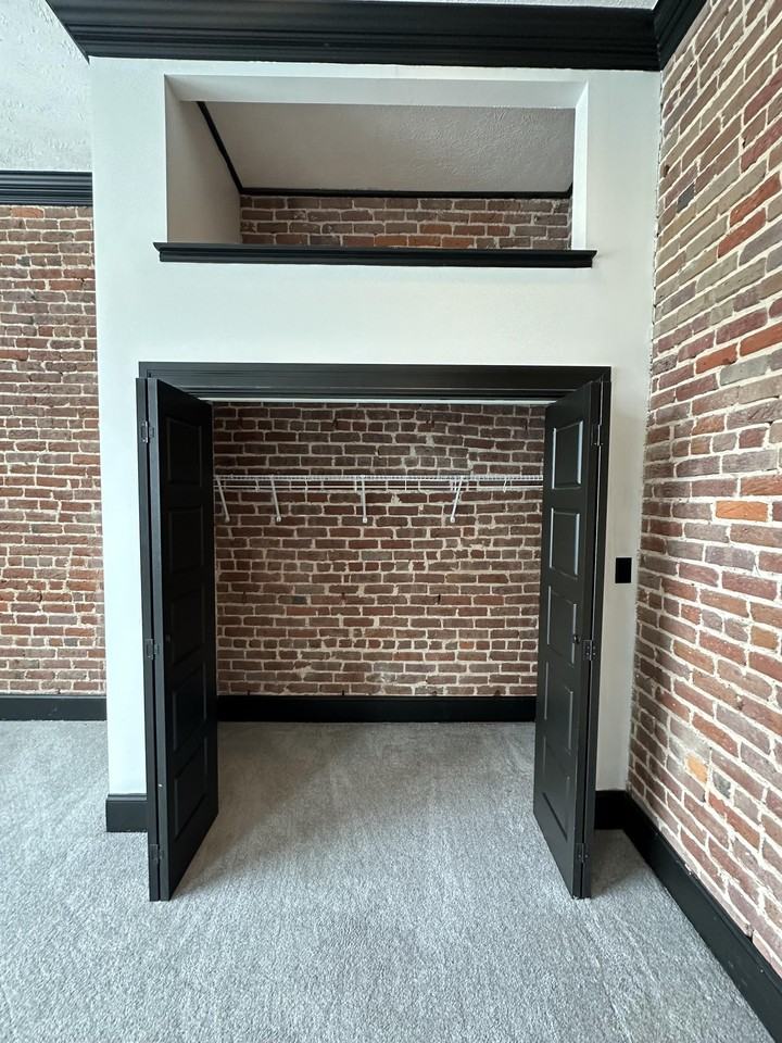 217 E Deaderick St #3F - Photo 3 of 18