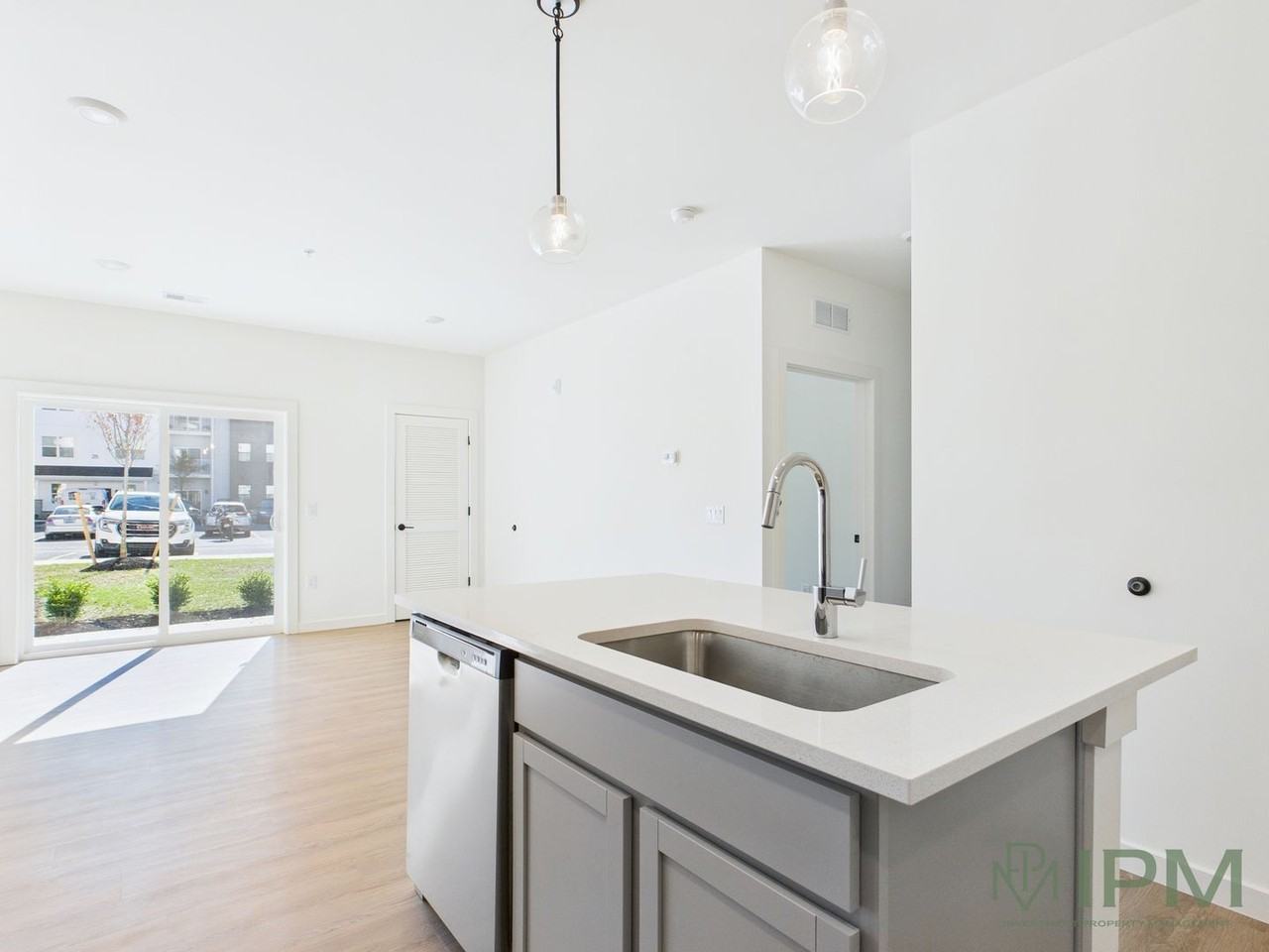 98 Penn Place – Style, Comfort, Convenience - Photo 7 of 30