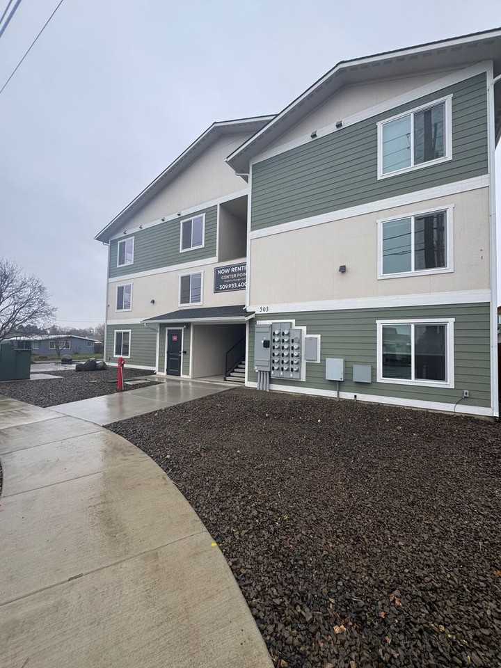 Kelsey's Place - Photo 3 of 37