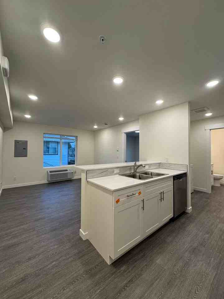 Kelsey's Place - Photo 4 of 37