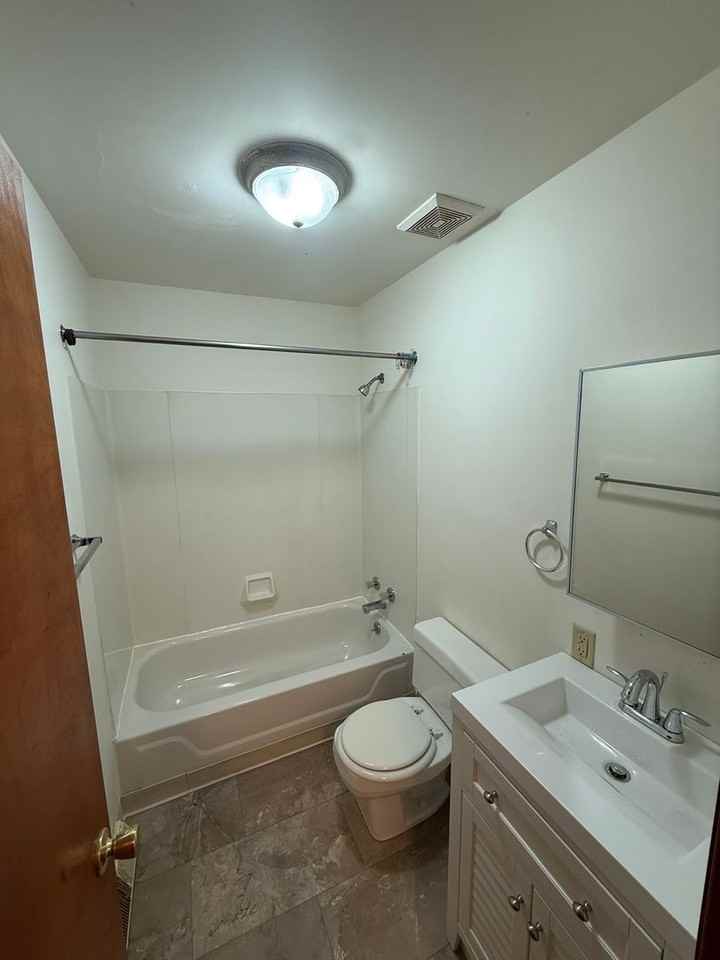 702 East 9th Avenue - Photo 4 of 6