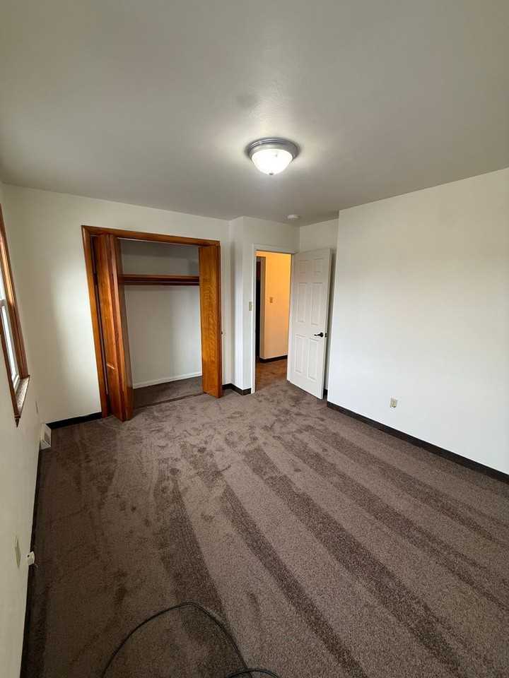 702 East 9th Avenue - Photo 6 of 6