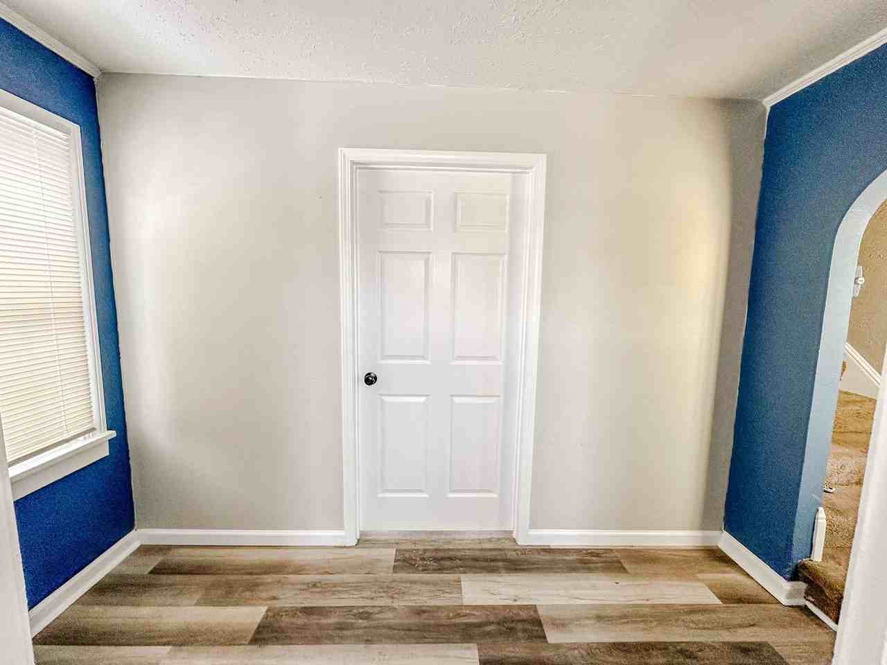 4911 Douglas Rd - Photo 6 of 22