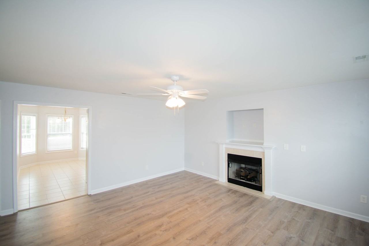 216 Deer Haven Dr - Photo 3 of 21