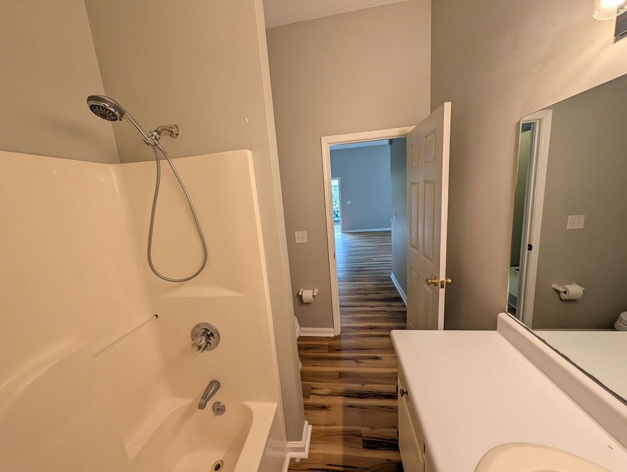 520 E Tuscaloosa St #520C - Photo 6 of 11