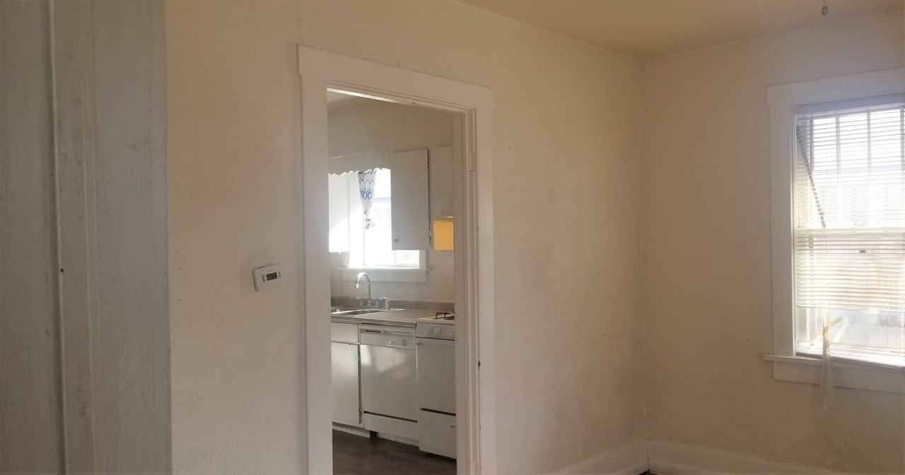 1452 Benton Street - Photo 4 of 12