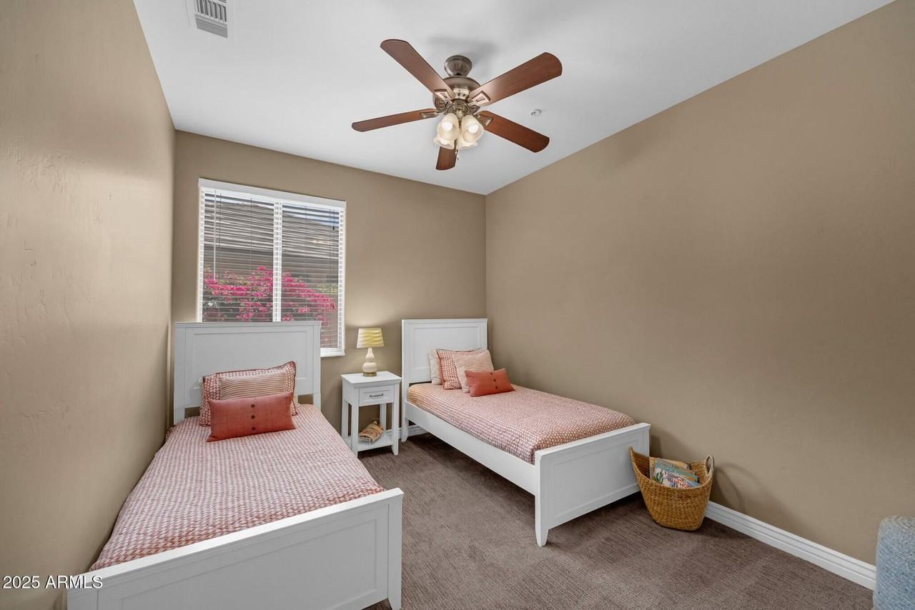 10623 East Acacia Drive - Photo 4 of 50