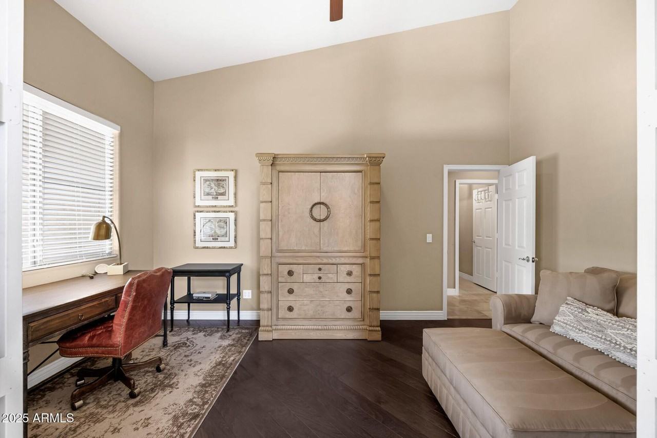 10623 East Acacia Drive - Photo 7 of 50