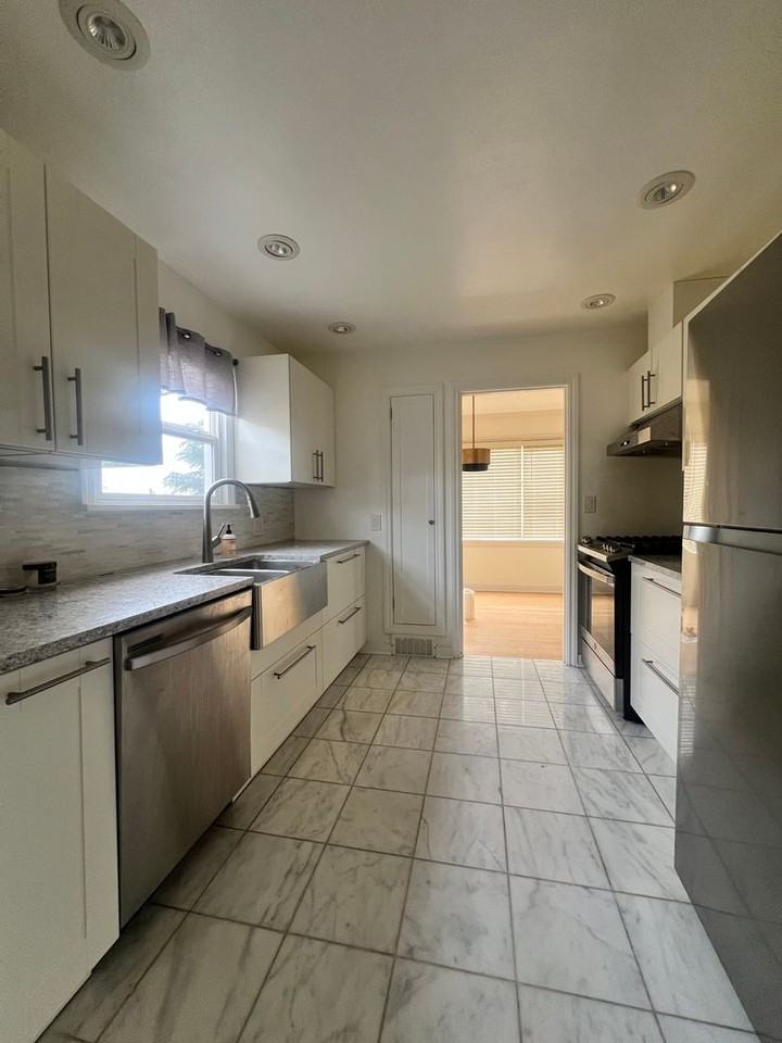 7006 8th Avenue Northeast - Photo 6 of 15